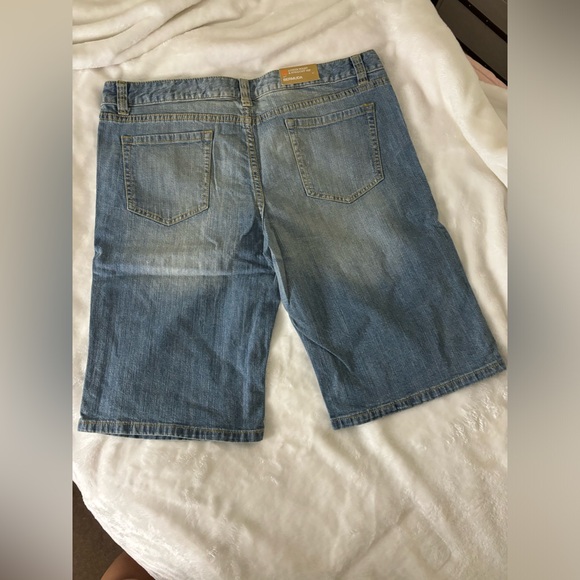 Mossimo Women’s Bermuda Shorts 17 NWT - Picture 5 of 7